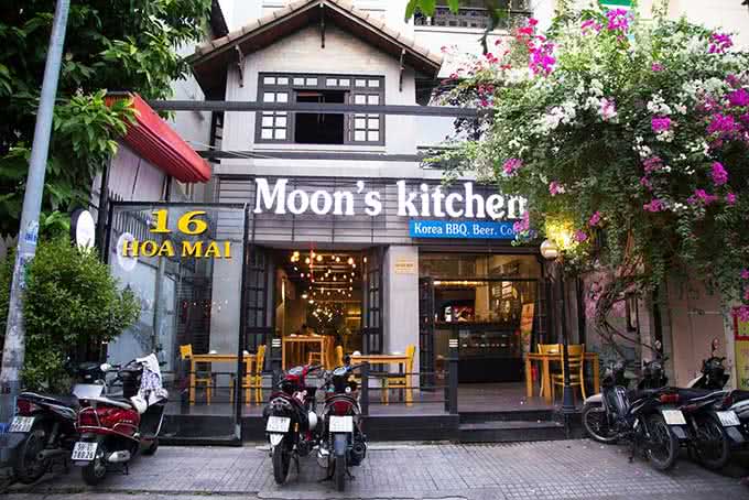 Moon’s Kitchen - Hoa Mai -10