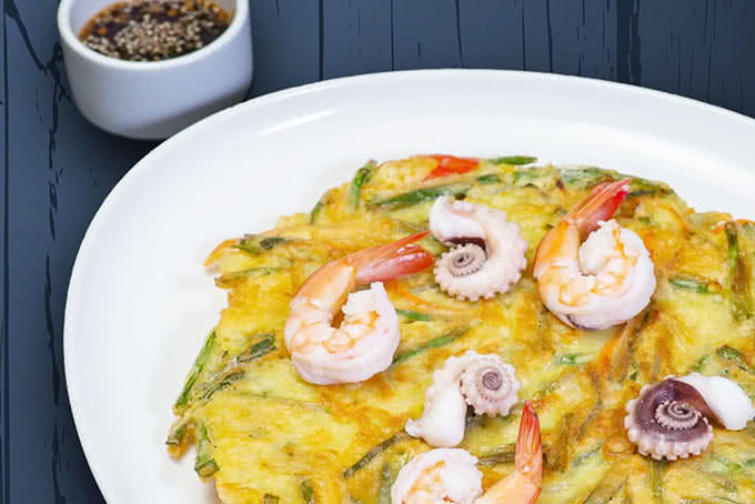 Moon’s Kitchen - Hoa Mai -1