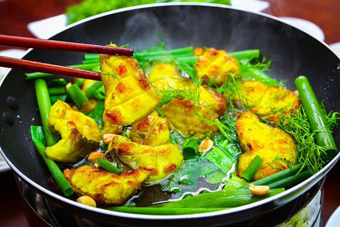 nhà hàng chả cá thăng long đường thành 1