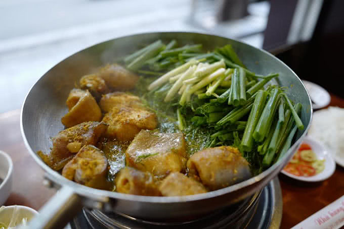 nhà hàng chả cá thăng long đường thành 1