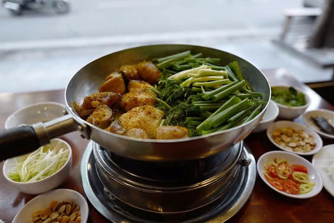nhà hàng chả cá thăng long đường thành 1
