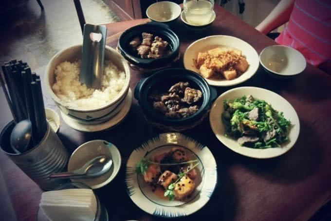 Cục gạch quán 10 đặng tất 8