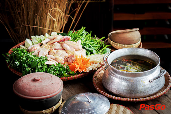 Chợ Qu&ecirc; - Ho&agrave;ng Ng&acirc;n