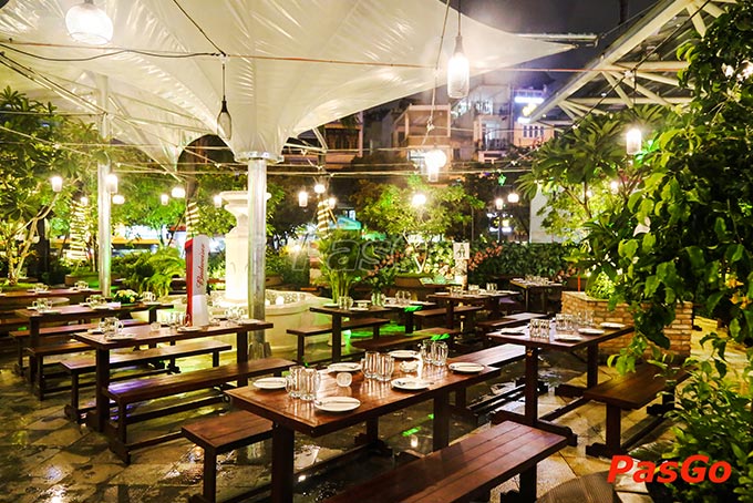 Kingdom Beer Garden Quận 1 - 10