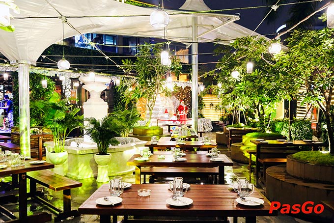 Kingdom Beer Garden Quận 1 - 11