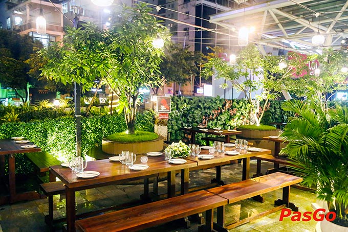 Kingdom Beer Garden Quận 1 - 12