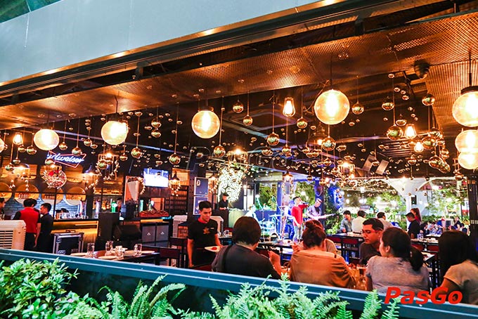 Kingdom Beer Garden Quận 1 - 14