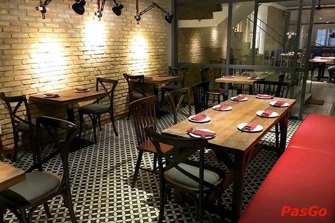 The First Kitchen & Bar Cách Mạng Tháng 8 - 24