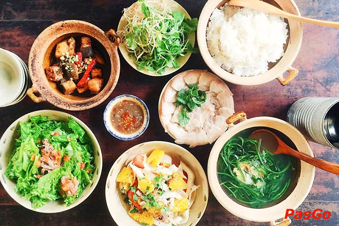 Tiệm Cơm Cafe Hoa Giấy - Huỳnh Tịnh Của