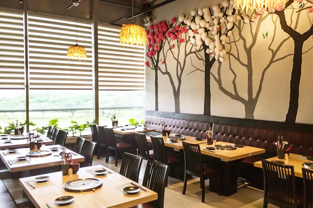 nhà hàng jojo buffet crescent mall không gian 1