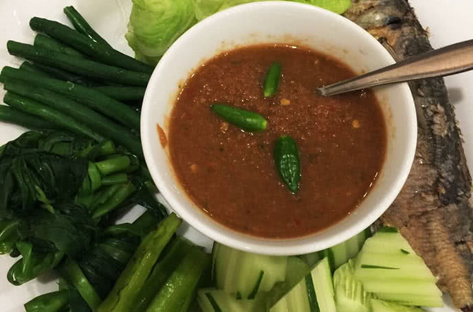 Con Voi Vàng - Hai Bà Trưng