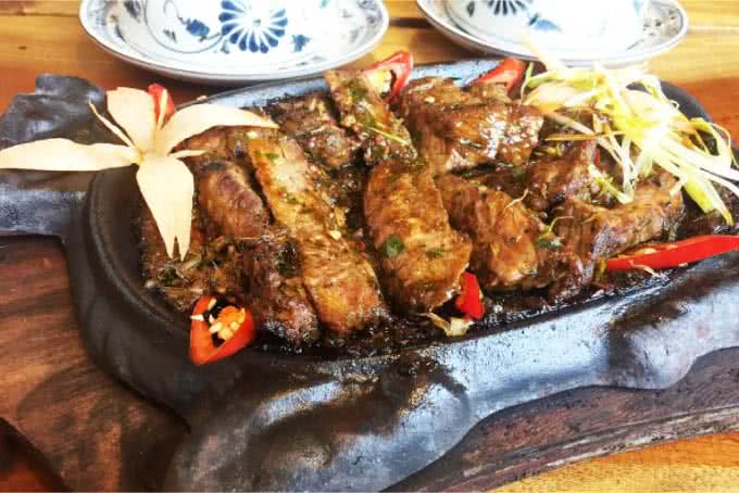 nhà hàng lợn mường mẹt hoàng cầu 8