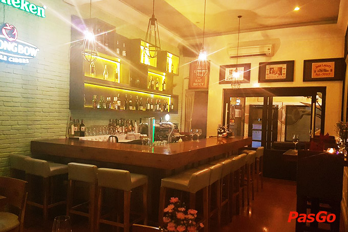 HIDEAWAY RESTAURANT BAR Phạm Ngọc Thạch 15