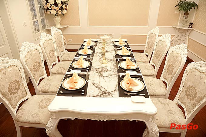 nhà hàng Royal Vũ Phạm Hàm 15