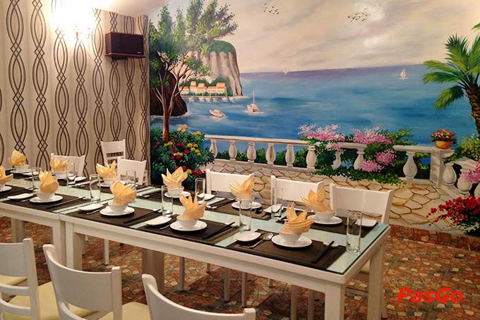 nhà hàng Royal Vũ Phạm Hàm 16