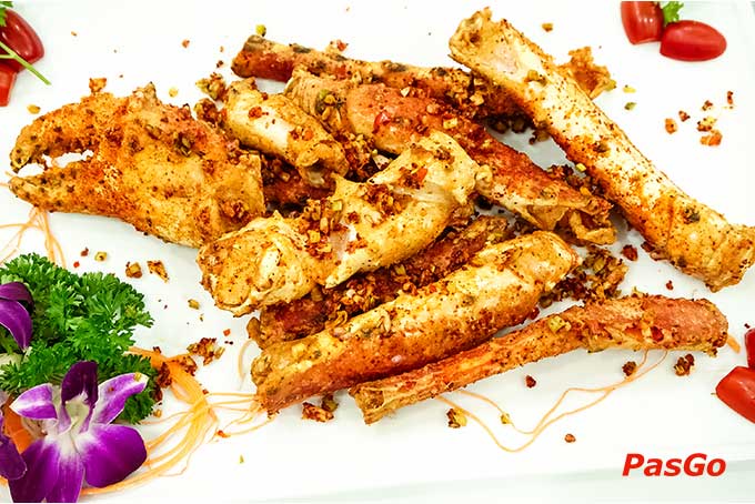 nhà hàng Royal Vũ Phạm Hàm 4