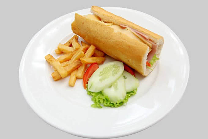 Nhà hàng Paris Deli Trần Huy Liệu khách sạn hà nội 11