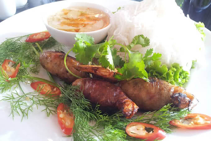 Nhà hàng Paris Deli Trần Huy Liệu khách sạn hà nội 25