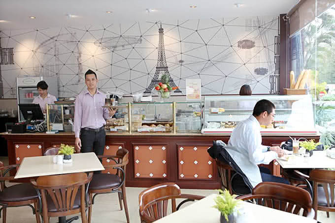Nhà hàng Paris Deli Trần Huy Liệu khách sạn hà nội 5