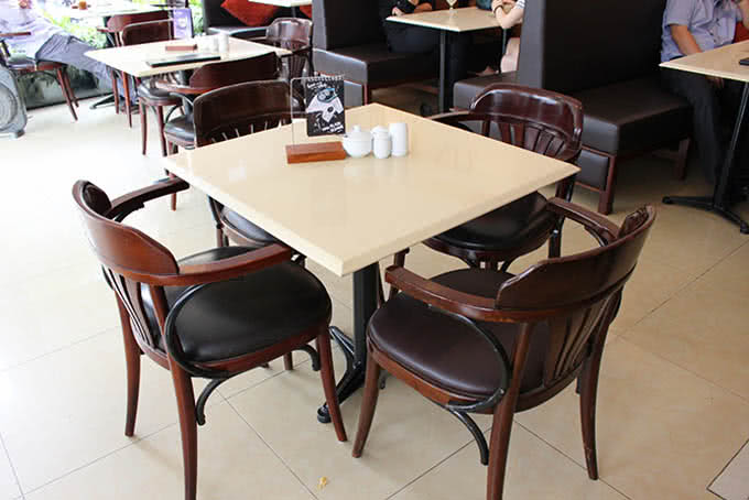 Nhà hàng Paris Deli Trần Huy Liệu khách sạn hà nội 6
