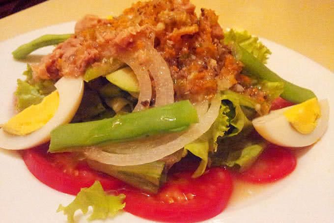 Nhà hàng Paris Deli Trần Huy Liệu khách sạn hà nội 8