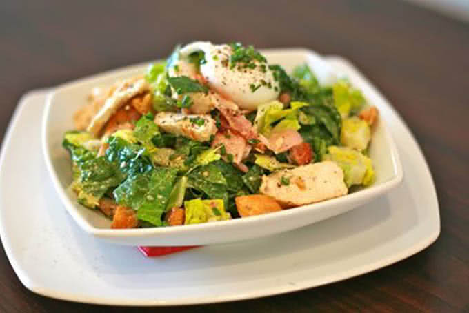 Nhà hàng Paris Deli Trần Huy Liệu khách sạn hà nội 10