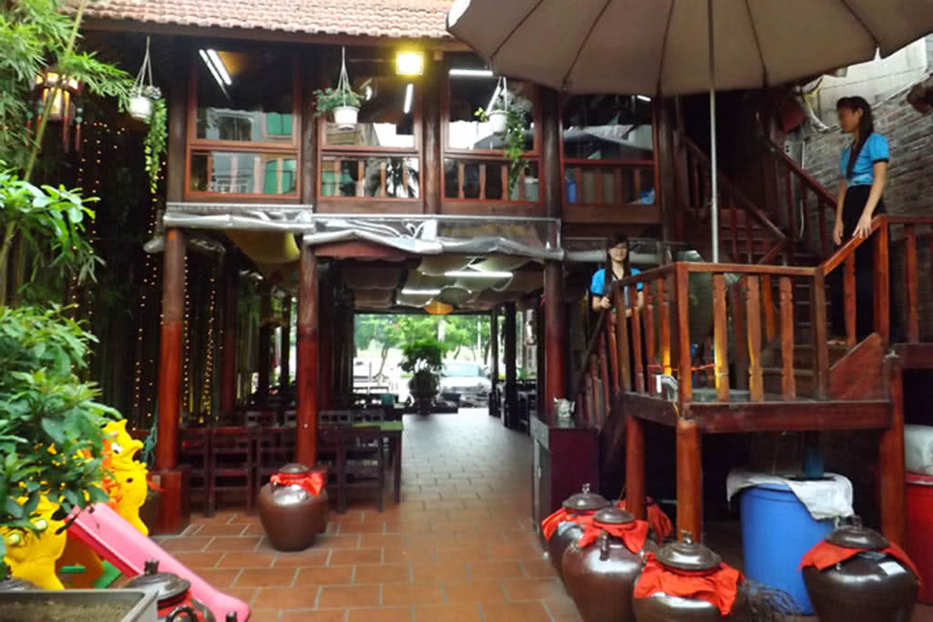 Royal Pig Nguyễn Hữu Thọ không gian 2